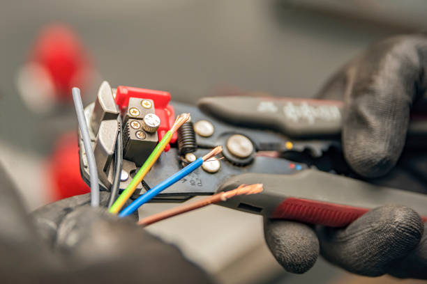 Best Electrical Troubleshooting Services  in Muscatine, IA
