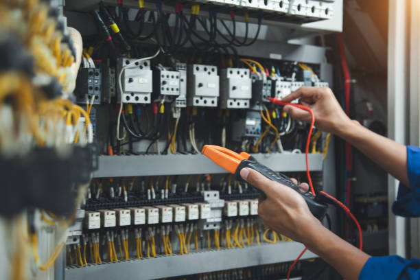 Best Emergency Electrical Repair  in Muscatine, IA